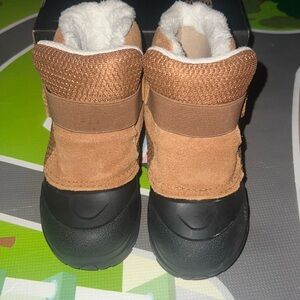 Northface snow boots